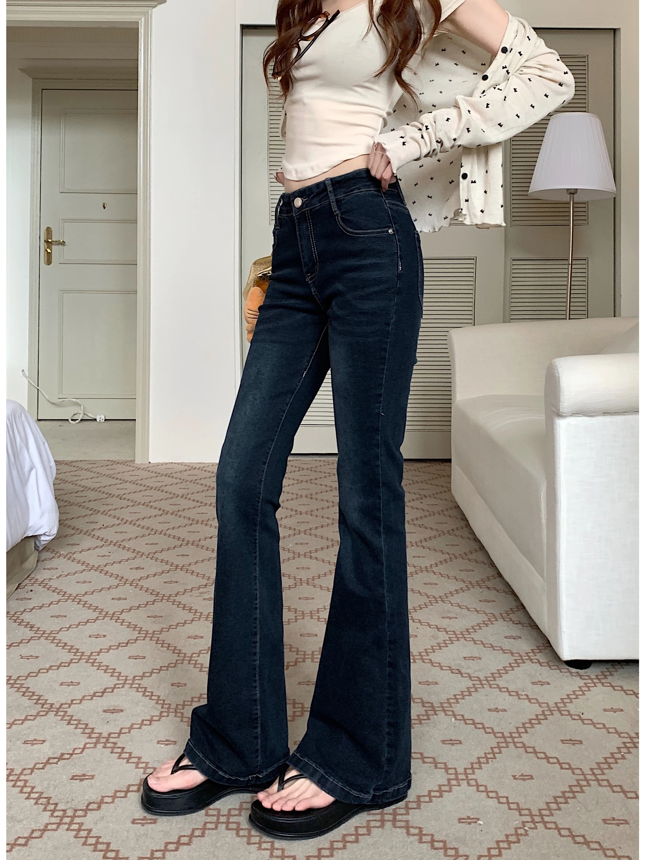 Deep Blue Micro Flare Denim Jeans Women's Tight Fit Elastic Slimming Long Pants Low Waist Style Casual Wear All Seasons
Deep Blue Micro Flare Denim Jeans Women's Tight Fit Elastic Slimming Long Pants Low Waist Style Casual Wear All Seasons