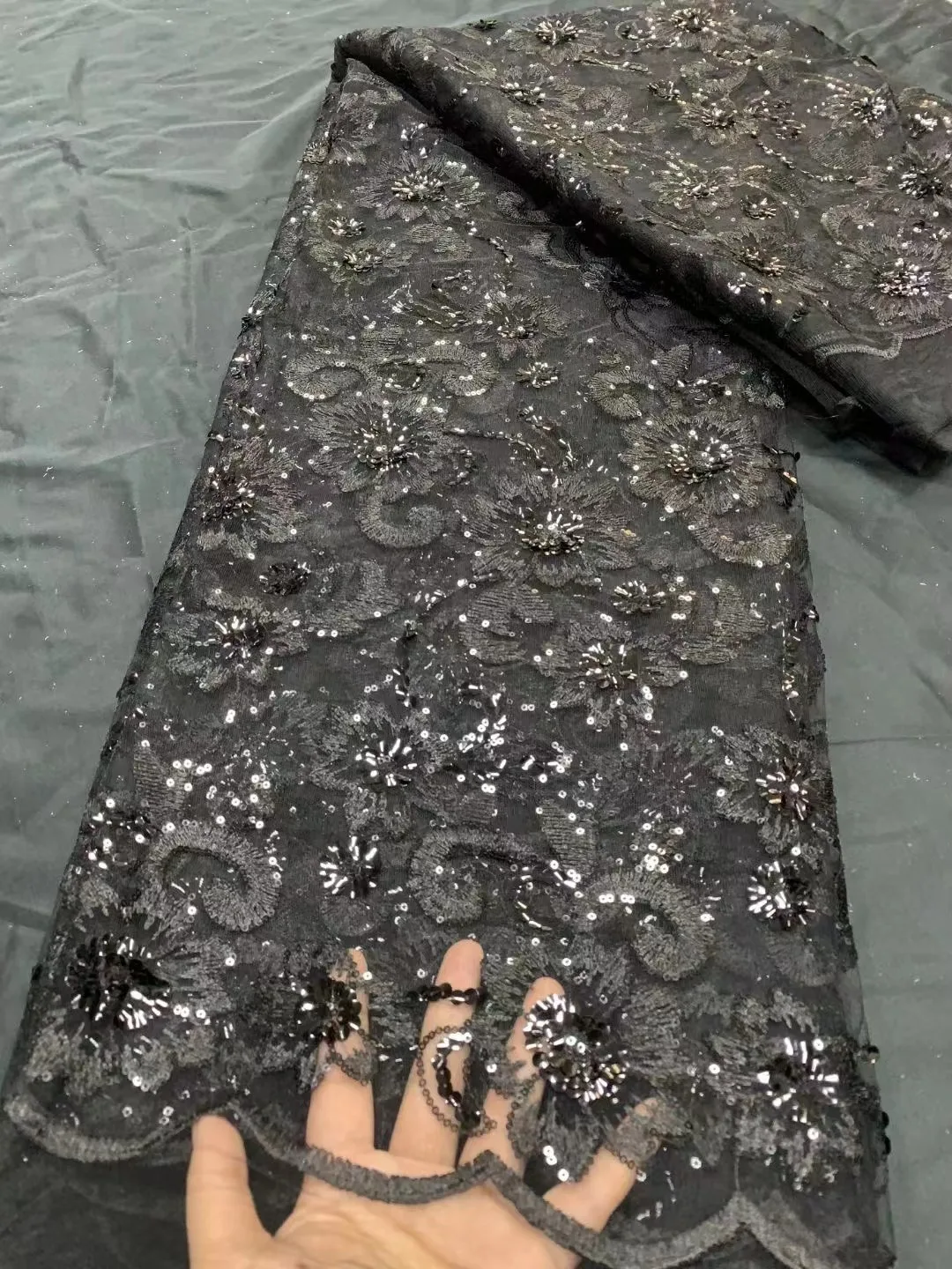 African Tulle Lace Fabric with Sequins High Qulty 2024 Nigerian Embroidery Mesh Lace Fabric for Sewing Wedding Dresses
African Tulle Lace Fabric with Sequins High Qulty 2024 Nigerian Embroidery Mesh Lace Fabric for Sewing Wedding Dresses