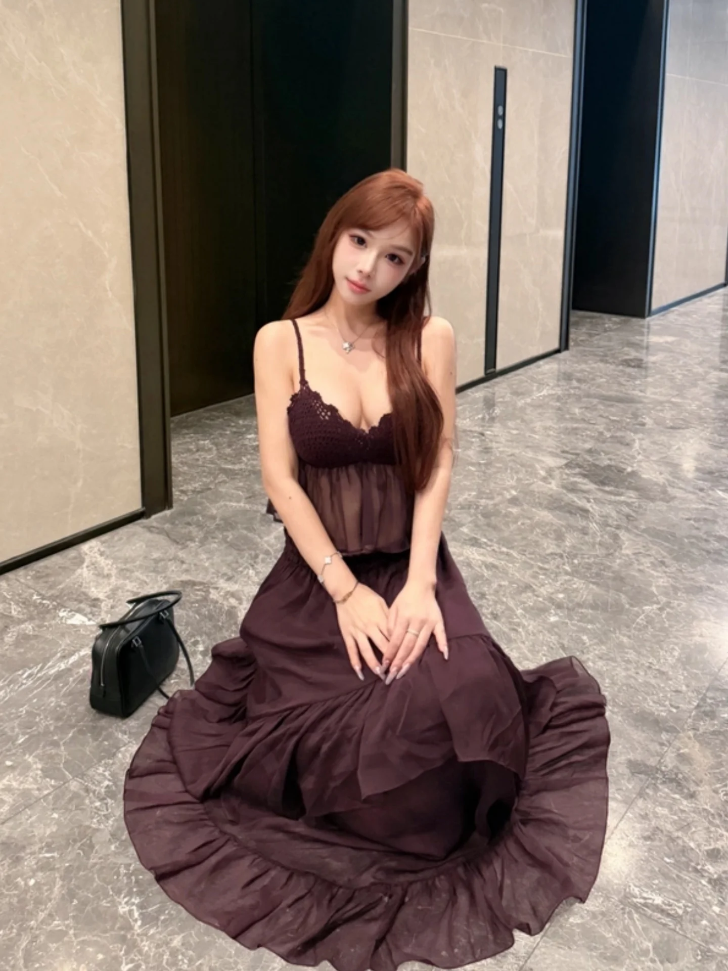 Stunning High-Waist Two-Piece Set Women's Summer Sexy Strap Vest And Long Skirt Breathable V-Neck Sleeveless Fashionable Date...
Stunning High-Waist Two-Piece Set Women's Summer Sexy Strap Vest And Long Skirt Breathable V-Neck Sleeveless Fashionable Date...