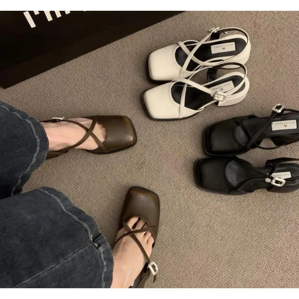 Baotou Summer Casual Ladies Sandals Fashion Ladies buckle strap Flat Heel Women's Shallow Mouth Party Shoes Square Heel Sandals
Baotou Summer Casual Ladies Sandals Fashion Ladies buckle strap Flat Heel Women's Shallow Mouth Party Shoes Square Heel Sandals