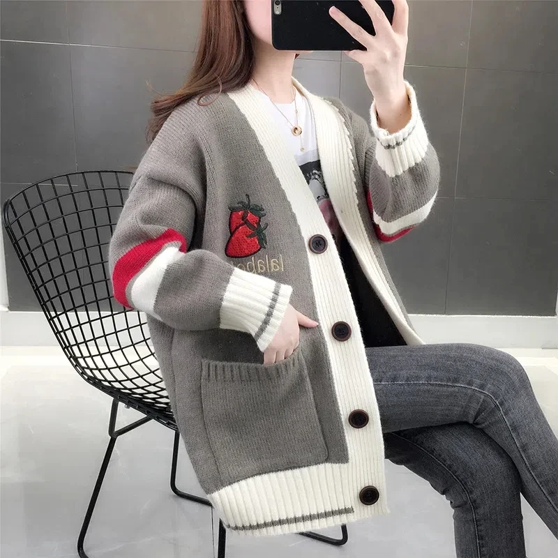 Sweater Spring And Autumn Knit Jacket 2024 New Women's South Korean Loose Knitted Cardigan Coat V-Neck Sweater Embroidery
Sweater Spring And Autumn Knit Jacket 2024 New Women's South Korean Loose Knitted Cardigan Coat V-Neck Sweater Embroidery