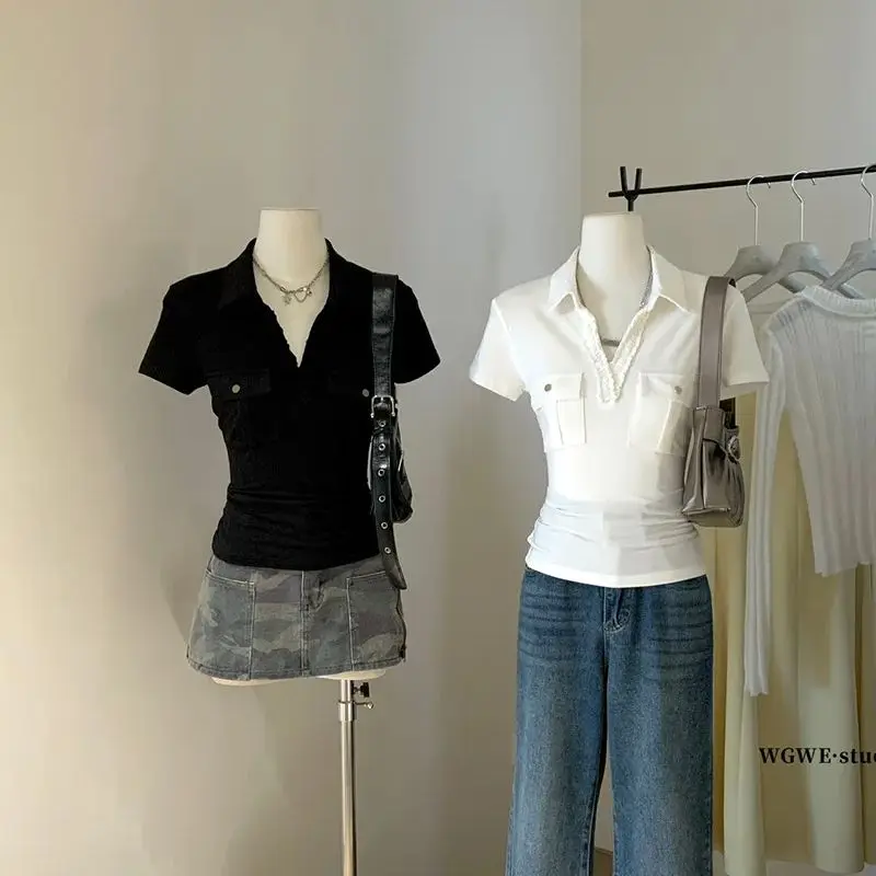 Elegant shirt pleated V-neck pocket short-sleeved Polo collar black white T-shirt simple slim top
Elegant shirt pleated V-neck pocket short-sleeved Polo collar black white T-shirt simple slim top