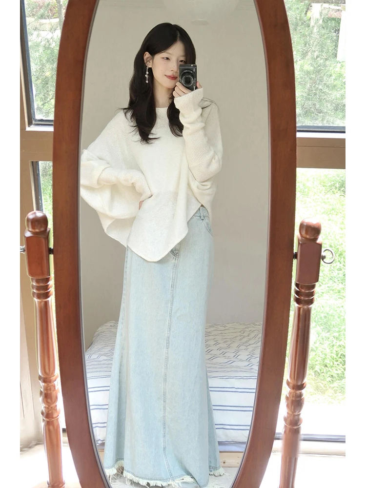 Slimming High Waist Light Blue Denim Half Skirt with Frayed Hem for Women Mid-Length A-Line Skirt Draping Fish Tail Style
Slimming High Waist Light Blue Denim Half Skirt with Frayed Hem for Women Mid-Length A-Line Skirt Draping Fish Tail Style
