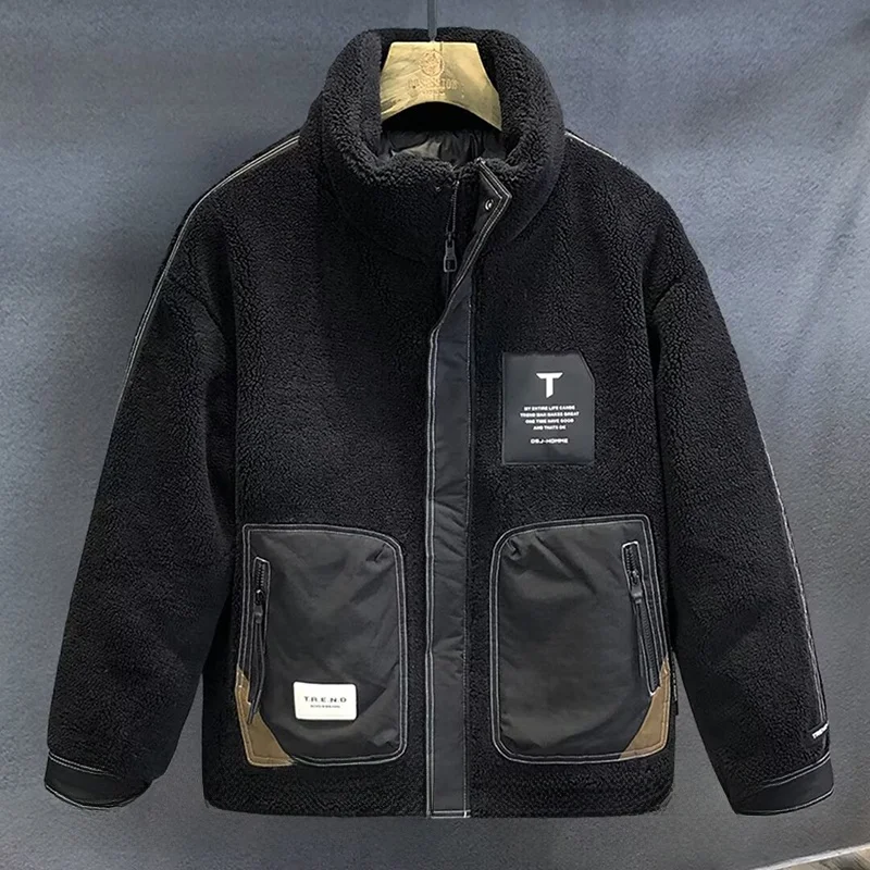 Мужская повседневная зимняя куртка из овечьего вельвета, теплая, свободного кроя, с воротником-стойкой, модная уличная одежда, брендовая, с длинными рукавами
Мужская повседневная зимняя куртка из овечьего вельвета, теплая, свободного кроя, с воротником-стойкой, модная уличная одежда, брендовая, с длинными рукавами