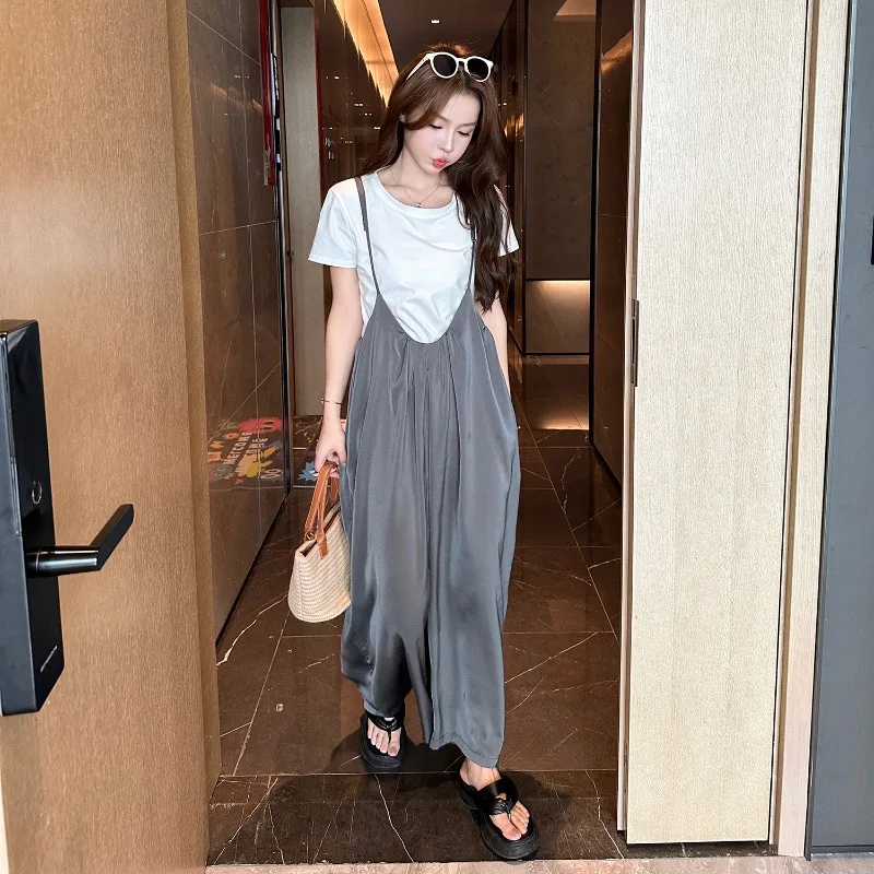 Casual Suit for Women's Summer Loose Strap Wide Leg Jumpsuit Slim Short-sleeved T-shirt Two-piece Set Fashion Female Clothes
Casual Suit for Women's Summer Loose Strap Wide Leg Jumpsuit Slim Short-sleeved T-shirt Two-piece Set Fashion Female Clothes