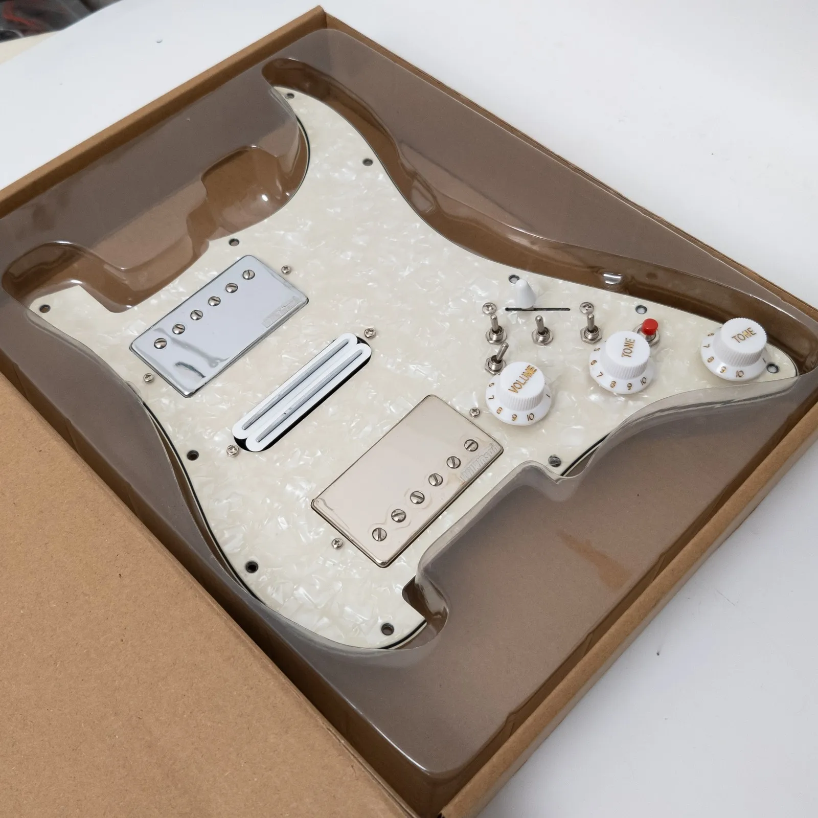 HSH Prewired Loaded Pickguard Ainico 5 Humbucker Pickups for ST Guitar
HSH Prewired Loaded Pickguard Ainico 5 Humbucker Pickups for ST Guitar