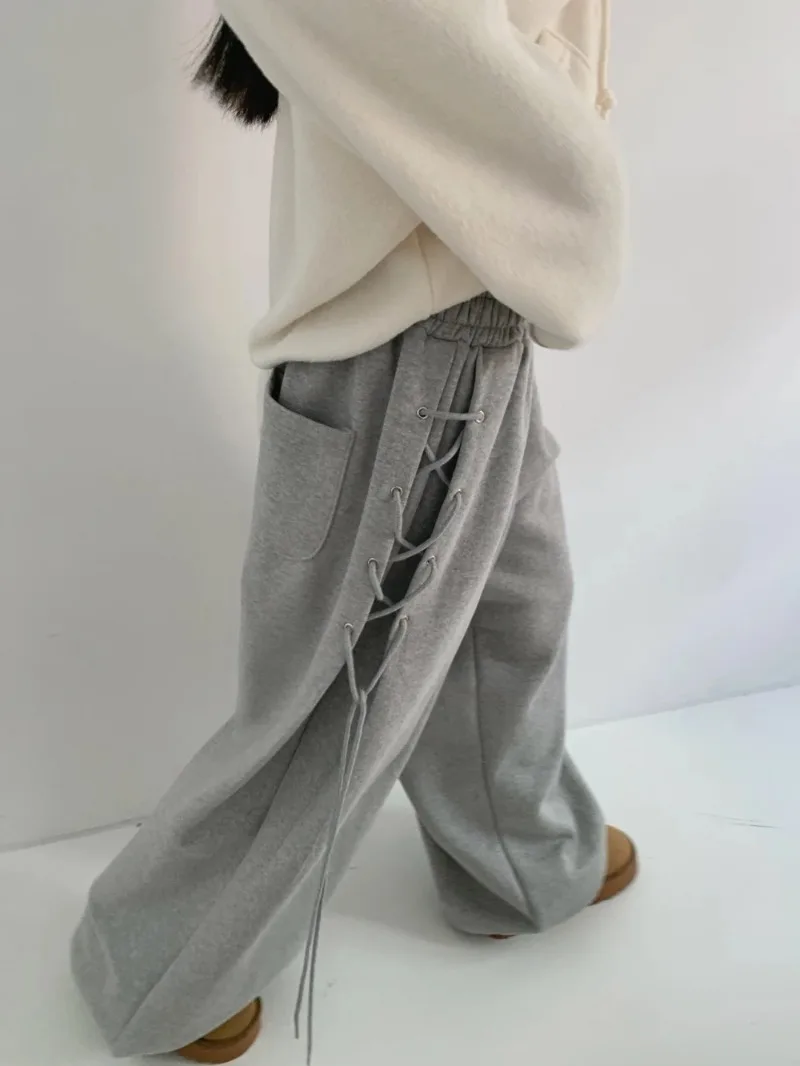 American trend fashion strap oversized casual pants men's retro Y2K street hip-hop Harajuku loose high waisted wide leg pants
American trend fashion strap oversized casual pants men's retro Y2K street hip-hop Harajuku loose high waisted wide leg pants
