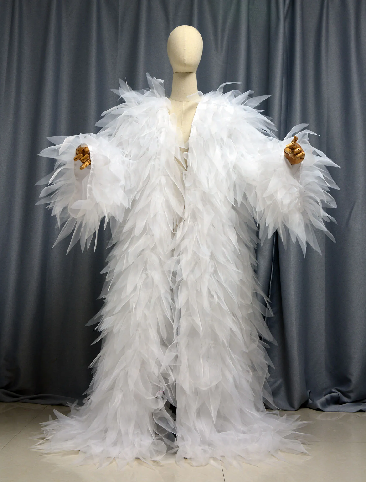 Модное сценическое пышное платье, плащ королевы, вечерняя вечеринка, длинная куртка с длинными рукавами, женская накидка, жилет, свадебный плащ, индивидуальный цвет
Модное сценическое пышное платье, плащ королевы, вечерняя вечеринка, длинная куртка с длинными рукавами, женская накидка, жилет, свадебный плащ, индивидуальный цвет