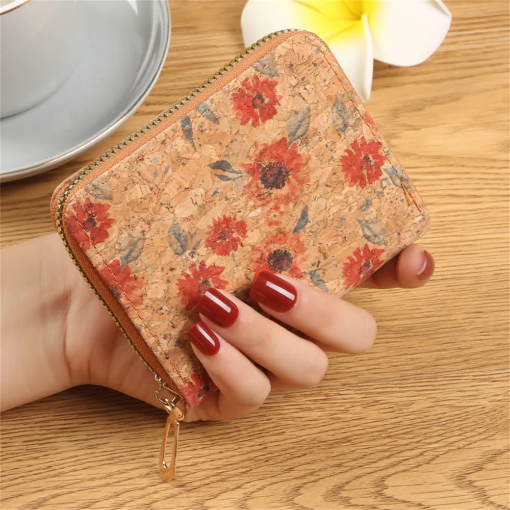 Portable Money Bag Card Holder Zipper Wallet Travel Fashion Accessories Men Retro Printed Short Wallet PU Cork Grain Coin Purse
Portable Money Bag Card Holder Zipper Wallet Travel Fashion Accessories Men Retro Printed Short Wallet PU Cork Grain Coin Purse