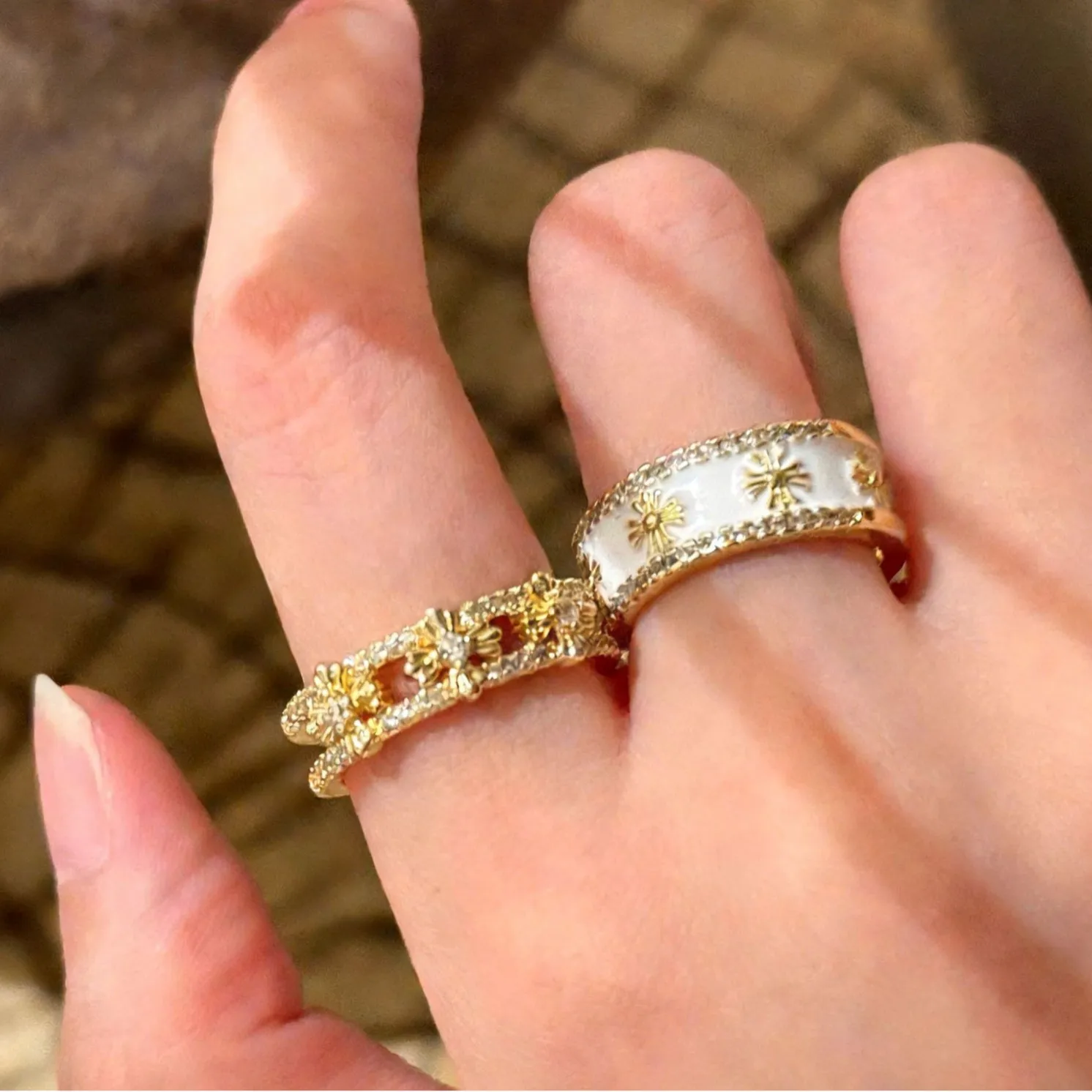 Gold Enamel Cross Ring for Women Luxury Stackable Index Finger Ring Fashion Elegant Personality Trendy Hand Jewelry New Style
Gold Enamel Cross Ring for Women Luxury Stackable Index Finger Ring Fashion Elegant Personality Trendy Hand Jewelry New Style
