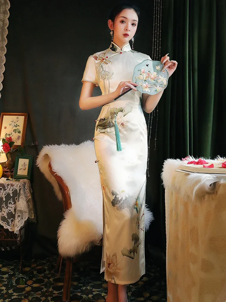 Традиционный китайский женский элитный Cheongsam, летнее повседневное платье, которое можно носить в стиле ретро, улучшенное платье с коротким рукавом
Традиционный китайский женский элитный Cheongsam, летнее повседневное платье, которое можно носить в стиле ретро, улучшенное платье с коротким рукавом