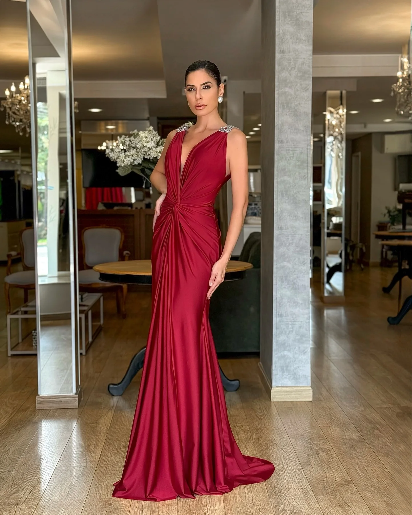 Customized Exquisite Mermaid V-Neck Spaghetti Straps Crystal Evening Dresses Elegant Satin Robe de soirée Vestido De Festa
Customized Exquisite Mermaid V-Neck Spaghetti Straps Crystal Evening Dresses Elegant Satin Robe de soirée Vestido De Festa