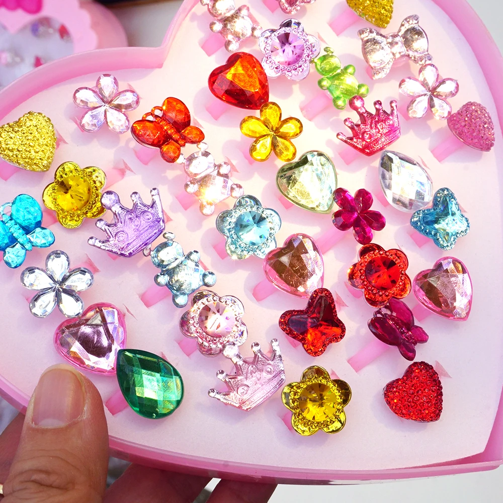36Pcs Little Girl Adjustable Rings in Box Children Kids Jewelry Rings Set with Display Case Girl Pretend Play and Dress up Rings
36Pcs Little Girl Adjustable Rings in Box Children Kids Jewelry Rings Set with Display Case Girl Pretend Play and Dress up Rings