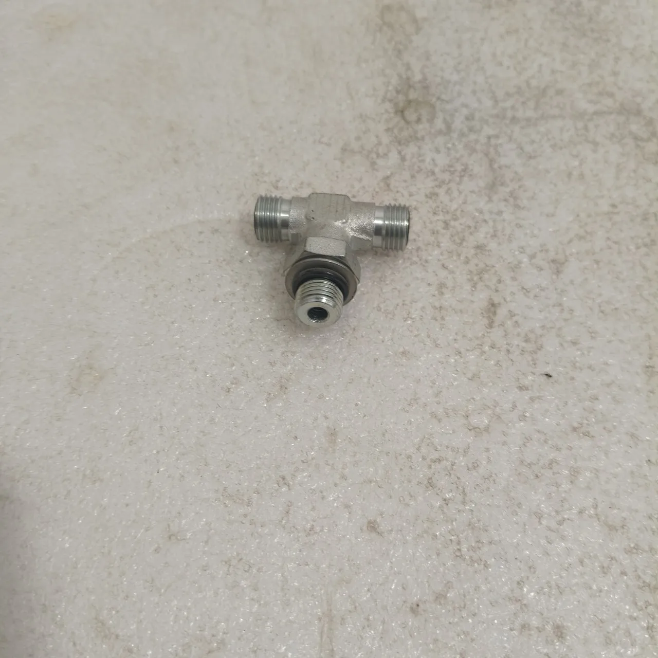 Excavator Accessories Hydraulic Pipe Tee Joint 225-7455-7 X820-045151
Excavator Accessories Hydraulic Pipe Tee Joint 225-7455-7 X820-045151