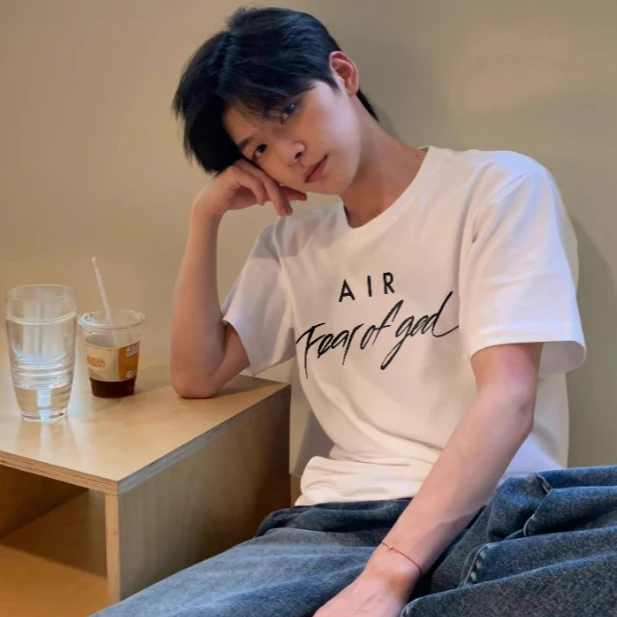 2025 American-style Printed Short-sleeved T-shirt for Men and Women New Loose Round-neck Short-sleeved Top for Summer
2025 American-style Printed Short-sleeved T-shirt for Men and Women New Loose Round-neck Short-sleeved Top for Summer