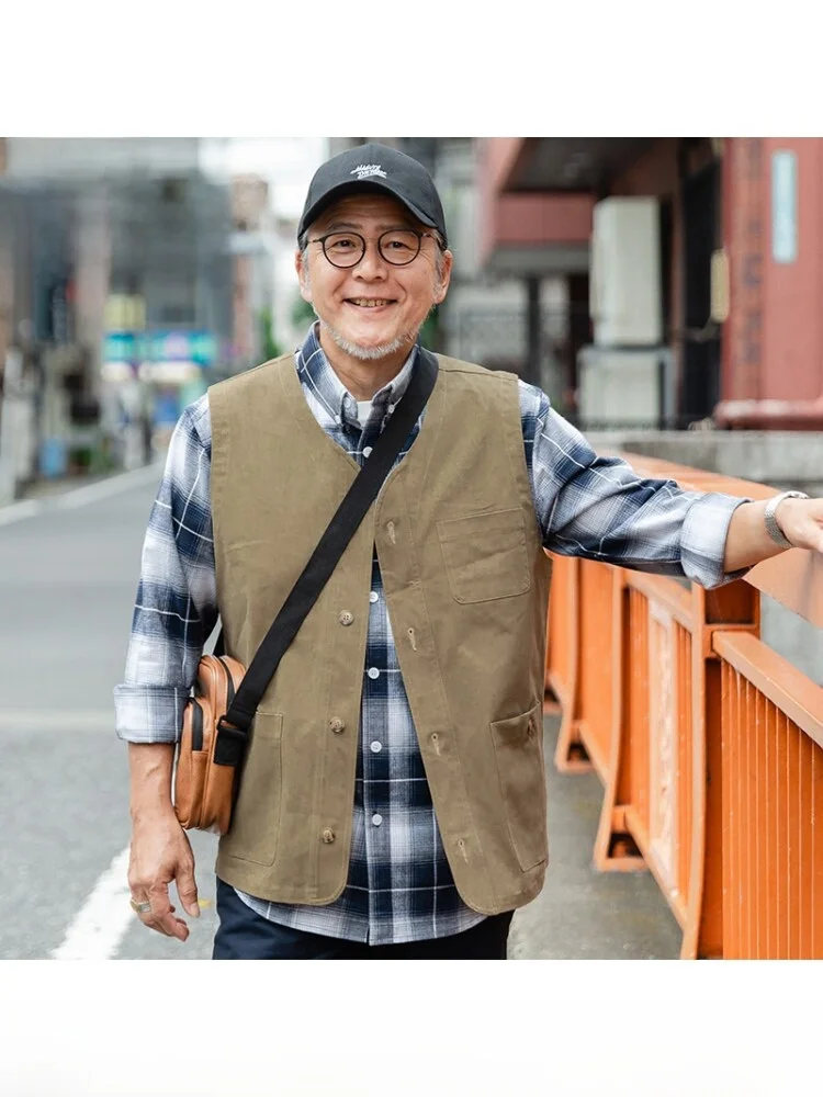 Faionable Urban Sle Svel Vest for Middle-Aged And ly Men Button Decorated Cotton Polyester Blend Spring Outerwear
Faionable Urban Sle Svel Vest for Middle-Aged And ly Men Button Decorated Cotton Polyester Blend Spring Outerwear