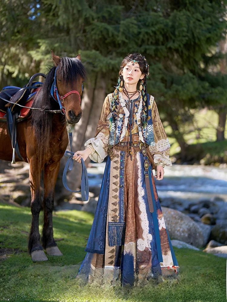 Женский топ с вышивкой «Маленькие семена лотоса» из полиэфирного волокна, в этническом стиле, для путешествий по пустыне, модель Thirteen Surplus
Женский топ с вышивкой «Маленькие семена лотоса» из полиэфирного волокна, в этническом стиле, для путешествий по пустыне, модель Thirteen Surplus