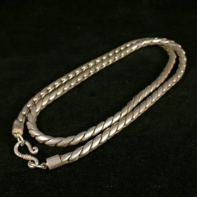【Retro Style】Ethnic Style Handmade Old Silversmith Nepalese Tibetan Silver Necklace for Men and Women Copper Silver Plated Tibet
【Retro Style】Ethnic Style Handmade Old Silversmith Nepalese Tibetan Silver Necklace for Men and Women Copper Silver Plated Tibet