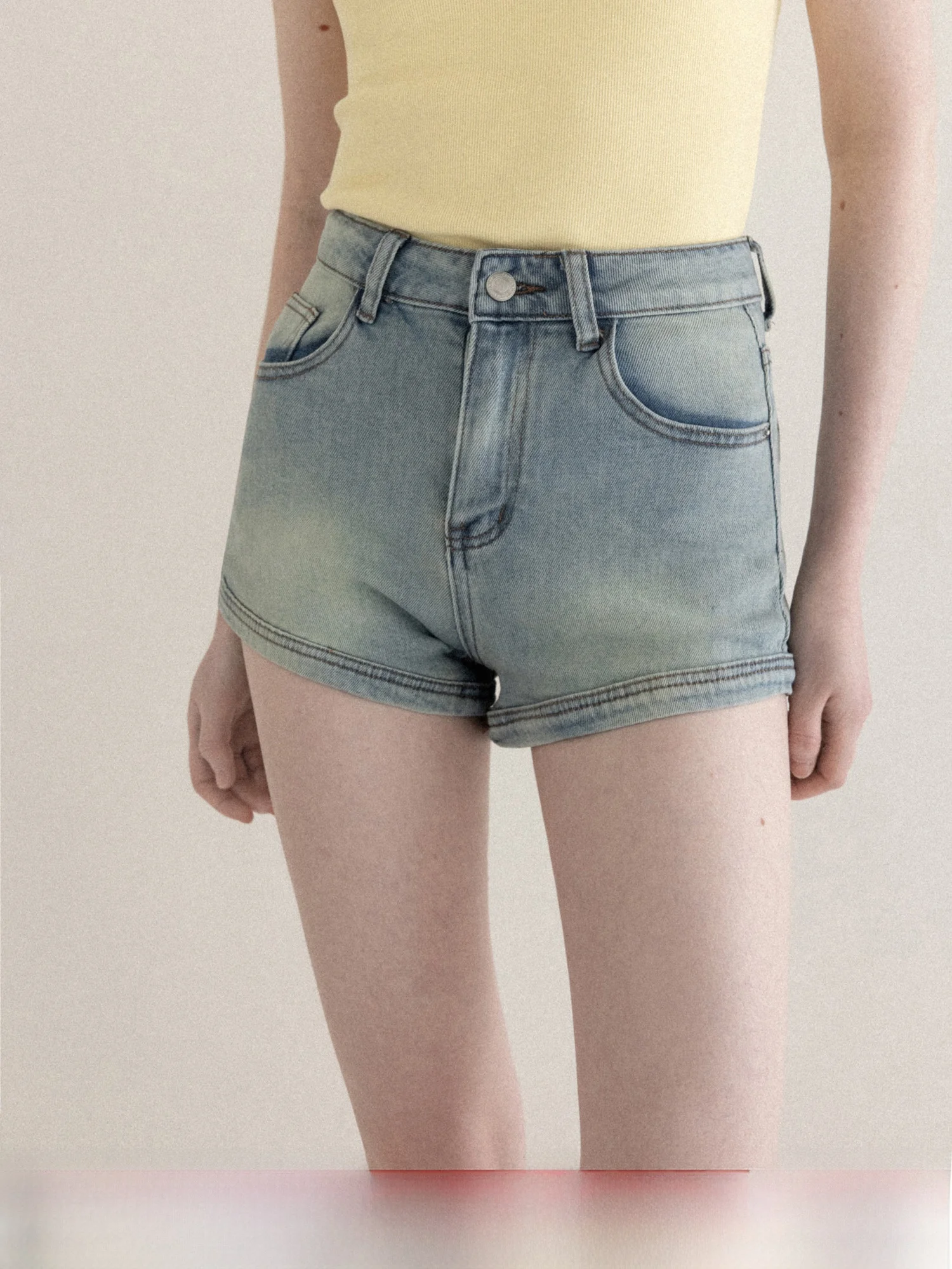 Washed American Blue Grey High Waist Short Jeans Women Summer Vintage Spicy Girl Slimming Hot Pants Casual Style Spring Autumn
Washed American Blue Grey High Waist Short Jeans Women Summer Vintage Spicy Girl Slimming Hot Pants Casual Style Spring Autumn