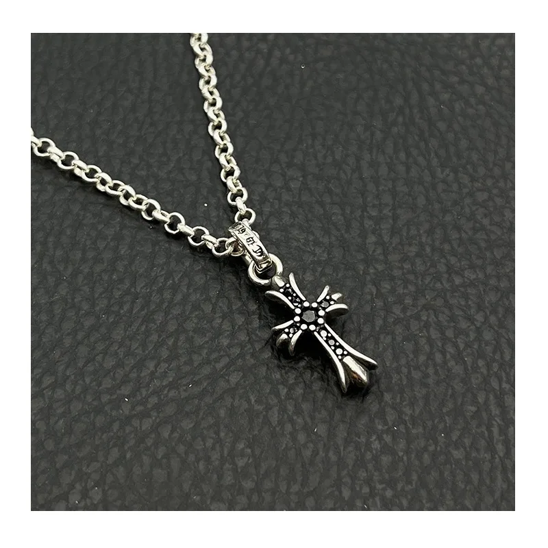 Chaoxuan Retro Small with Diamond Cross Necklace, Men's and Women's Colored Diamond Pendant, Classic Sweater Chain Gift.
Chaoxuan Retro Small with Diamond Cross Necklace, Men's and Women's Colored Diamond Pendant, Classic Sweater Chain Gift.