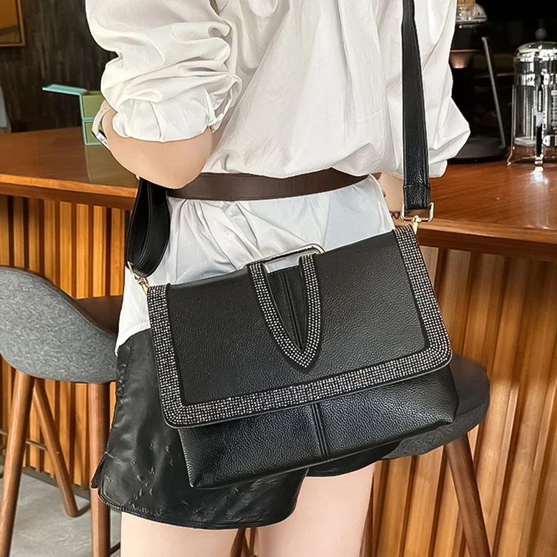 Women's Stylish Cowhide Shoulder Crossbody Bag Light Luxury Leather Bag With Hot Fix Rhinestones Ideal Daily Outings Work Bags
Women's Stylish Cowhide Shoulder Crossbody Bag Light Luxury Leather Bag With Hot Fix Rhinestones Ideal Daily Outings Work Bags