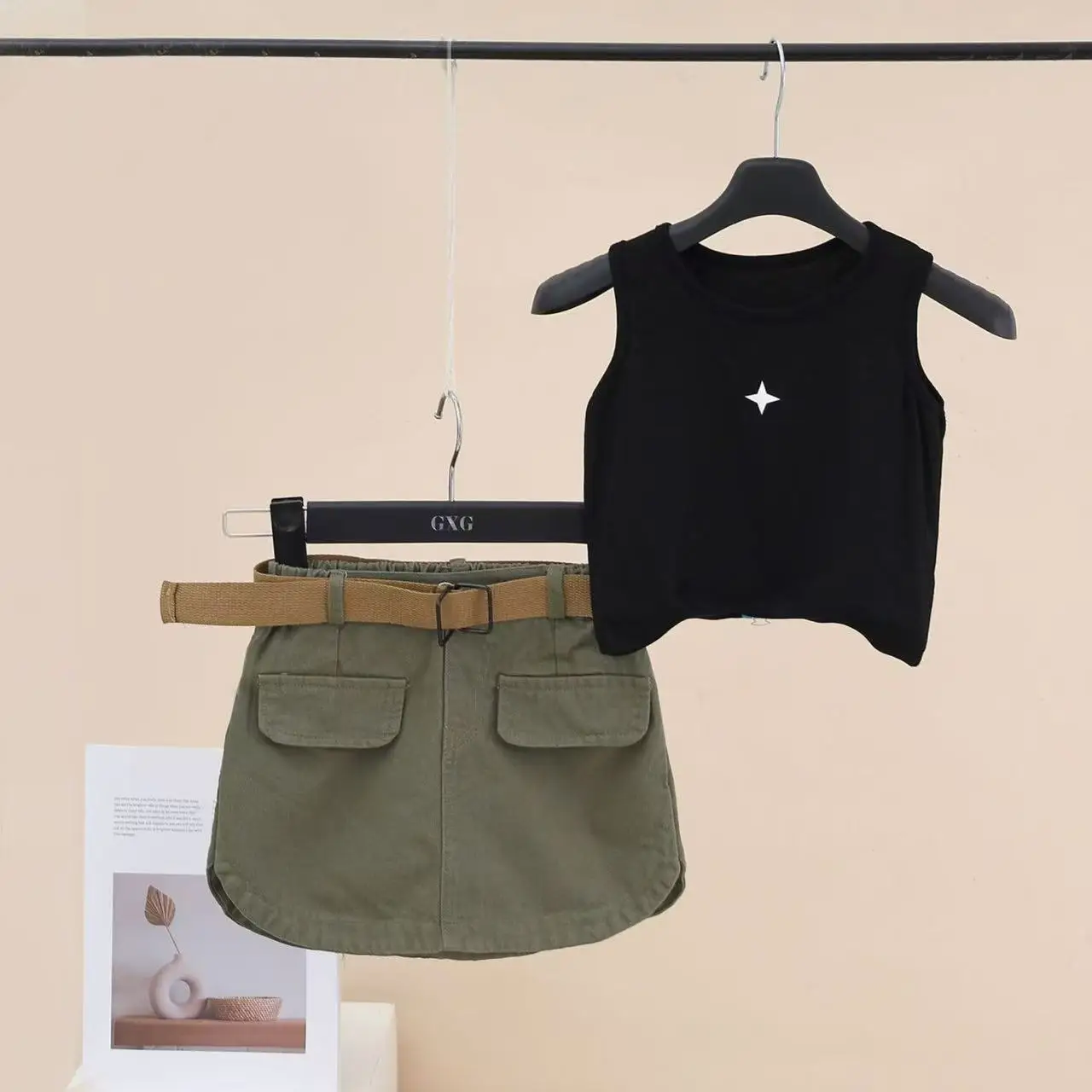 Girls' Summer Set 2025 Summer New Korean Edition A-line Skirt Girls' T-shirt Half Body Skirt Two piece Set Kids Outfits
Girls' Summer Set 2025 Summer New Korean Edition A-line Skirt Girls' T-shirt Half Body Skirt Two piece Set Kids Outfits