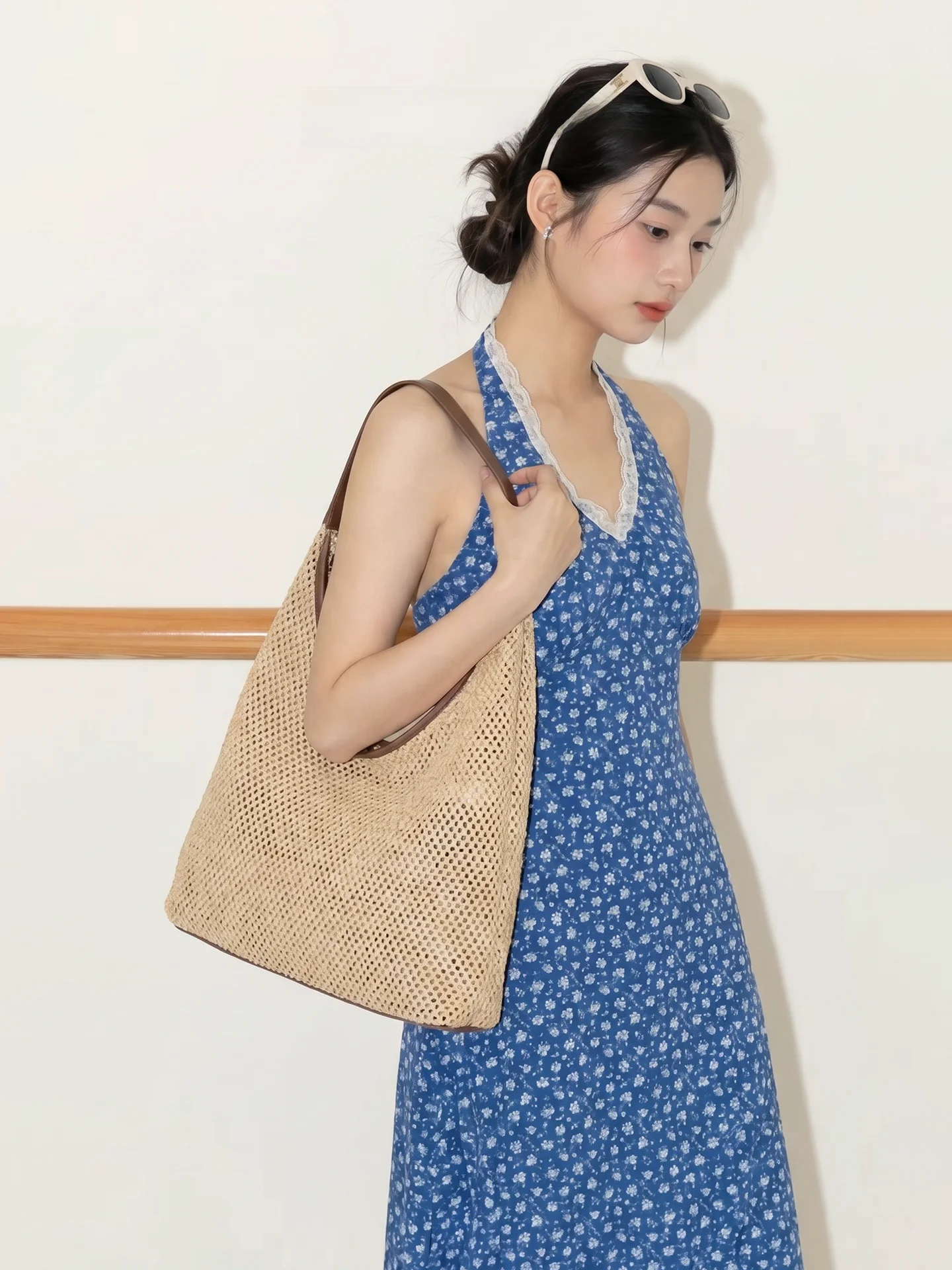 Large Capacity Straw Woven Shoulder Bag Maternity Beach Vacation Casual Style Single Strap Tote Bag for Women Summer Orange Girl
Large Capacity Straw Woven Shoulder Bag Maternity Beach Vacation Casual Style Single Strap Tote Bag for Women Summer Orange Girl
