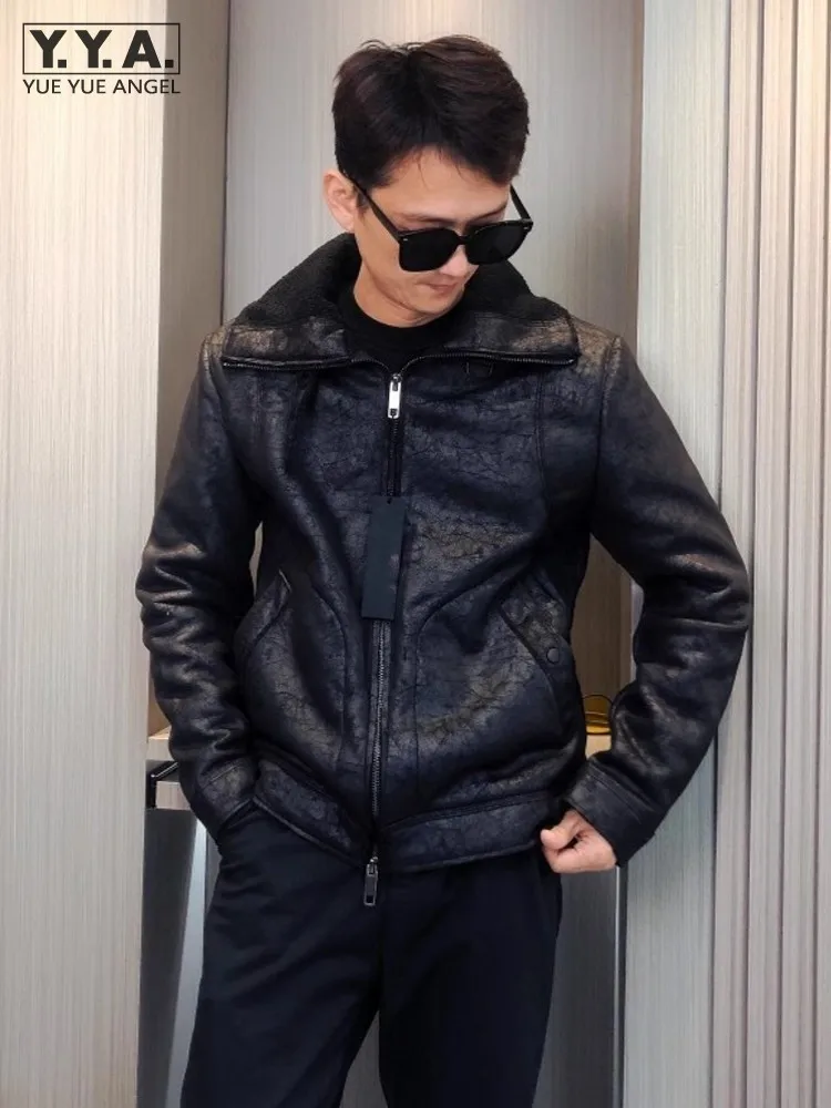 Autumn Winter Men Warm Plush Fleece Lining Jacket Loose Fit Two Way Zipper Casual Ovecoat New Fashion Moto Biker Pu Leather Coat
Autumn Winter Men Warm Plush Fleece Lining Jacket Loose Fit Two Way Zipper Casual Ovecoat New Fashion Moto Biker Pu Leather Coat