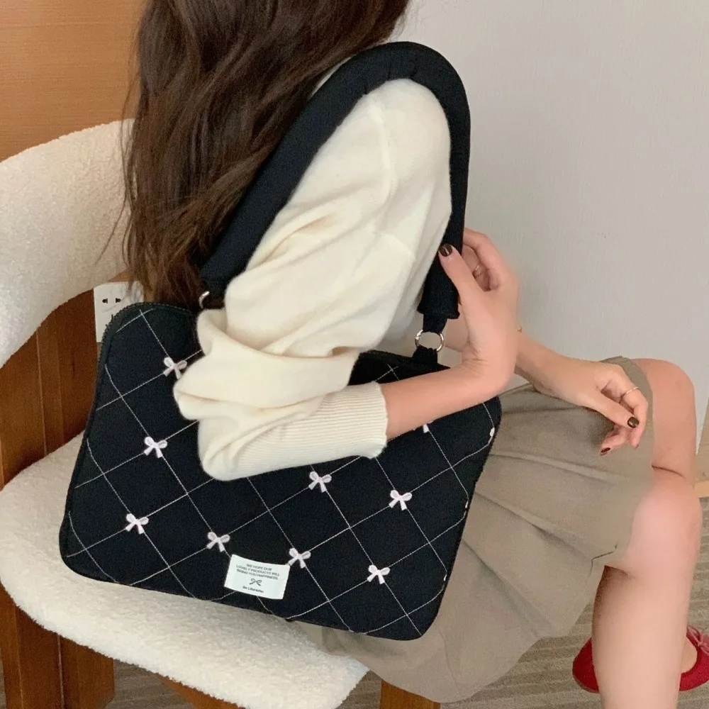 Simple Embroidered Bow Business Briefcases File Folder Handbag Laptop Sleeve Case Bag Large Capacity Shoulder Bag Laptop Bag Men
Simple Embroidered Bow Business Briefcases File Folder Handbag Laptop Sleeve Case Bag Large Capacity Shoulder Bag Laptop Bag Men