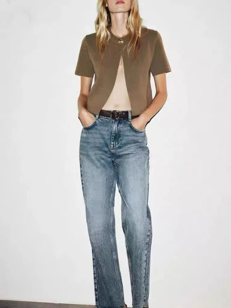 Новое поступление в европейском и американском стиле 2025 года, зимняя женская одежда, однотонный простой вязаный кардиган с круглым вырезом и короткими рукавами
Новое поступление в европейском и американском стиле 2025 года, зимняя женская одежда, однотонный простой вязаный кардиган с круглым вырезом и короткими рукавами