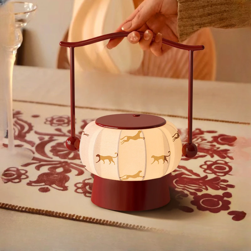 Fuyao Retro Style Handheld Lantern New Chinese Wedding Gift Chinese Style Bedhead Atmosphere Decoration Rechargeable Table Lamp
Fuyao Retro Style Handheld Lantern New Chinese Wedding Gift Chinese Style Bedhead Atmosphere Decoration Rechargeable Table Lamp
