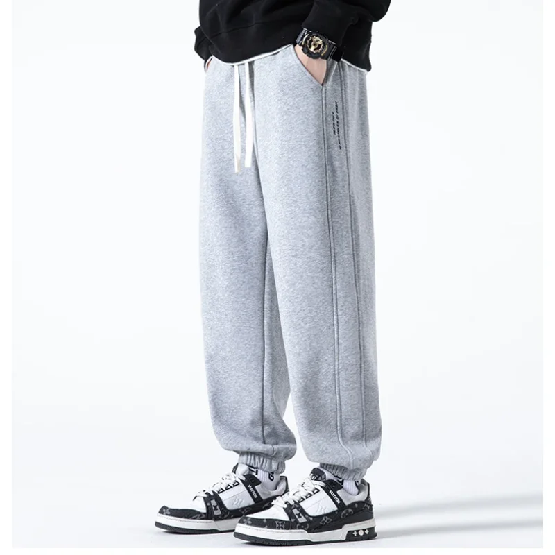 2023 Autumn and Winter New Oversized Loose Versatile Casual Men's Clothing Splicing Pockets Fashion Drawstring Solid Color Pants
2023 Autumn and Winter New Oversized Loose Versatile Casual Men's Clothing Splicing Pockets Fashion Drawstring Solid Color Pants