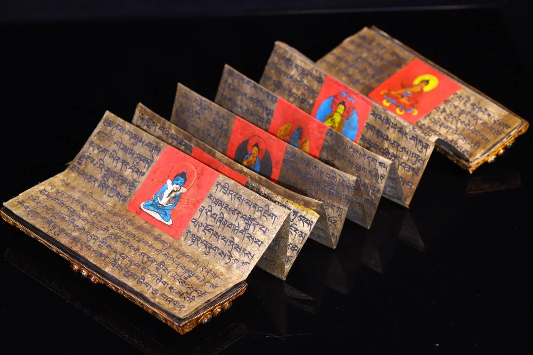 9"Tibetan Temple Collection Old Scriptures Tibetan silver Mosaic Gem gZi Beads Painted Old Scriptures Chanting Worship Hall
9"Tibetan Temple Collection Old Scriptures Tibetan silver Mosaic Gem gZi Beads Painted Old Scriptures Chanting Worship Hall