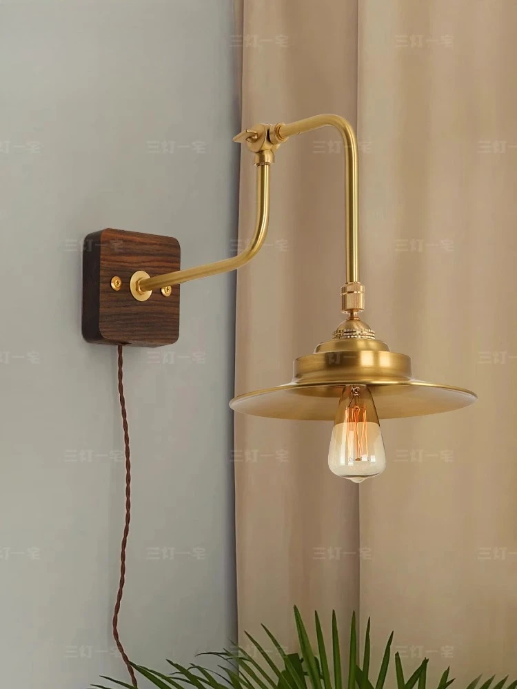 Nordic minimalist black walnut-colored log B & B retro rocker arm Japanese-style Japanese wiring-free brass wall lamp
Nordic minimalist black walnut-colored log B & B retro rocker arm Japanese-style Japanese wiring-free brass wall lamp