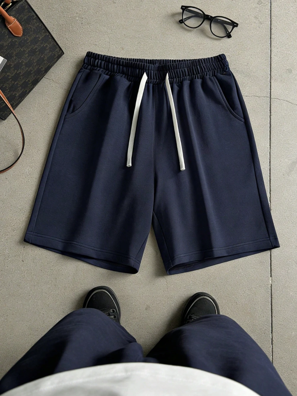 Men's casual shorts versatile and simple design suitable for sports outdoor activities and dates Features drawstring pockets
Men's casual shorts versatile and simple design suitable for sports outdoor activities and dates Features drawstring pockets