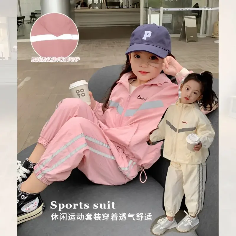 Spring and Autumn Simplicity Sports Hooded Windbreaker Two-Piece Suit Girls' Suit 2025 New Casual Wear Children's Sportswear
Spring and Autumn Simplicity Sports Hooded Windbreaker Two-Piece Suit Girls' Suit 2025 New Casual Wear Children's Sportswear