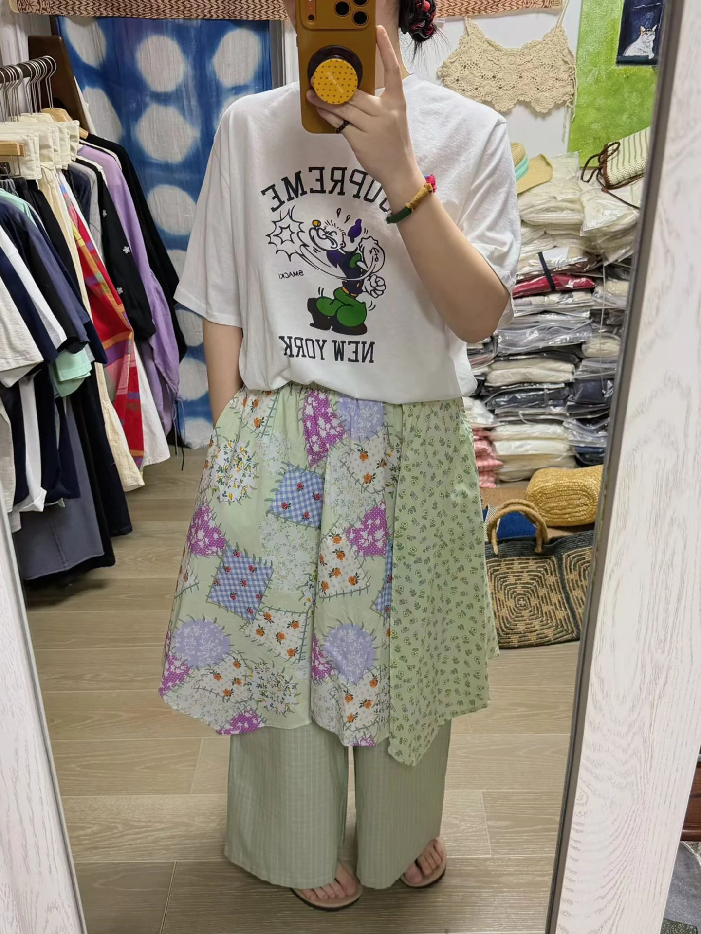 Retro Style plus Size Women's T-Shirt with Cartoon Pattern And Green Skirt-Like Pants Summer Collection for plus Size Ladies
Retro Style plus Size Women's T-Shirt with Cartoon Pattern And Green Skirt-Like Pants Summer Collection for plus Size Ladies