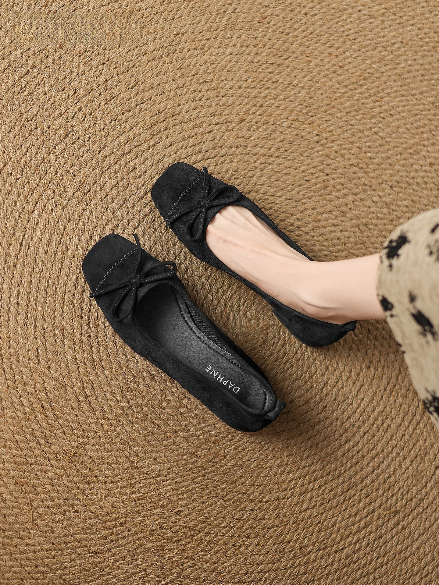 Daphne Bla Ballet Flat oes Women's Spring Casual round Toe Bule Closure Rubber Outsole Faionable Thi Heel Mary Janes
Daphne Bla Ballet Flat oes Women's Spring Casual round Toe Bule Closure Rubber Outsole Faionable Thi Heel Mary Janes