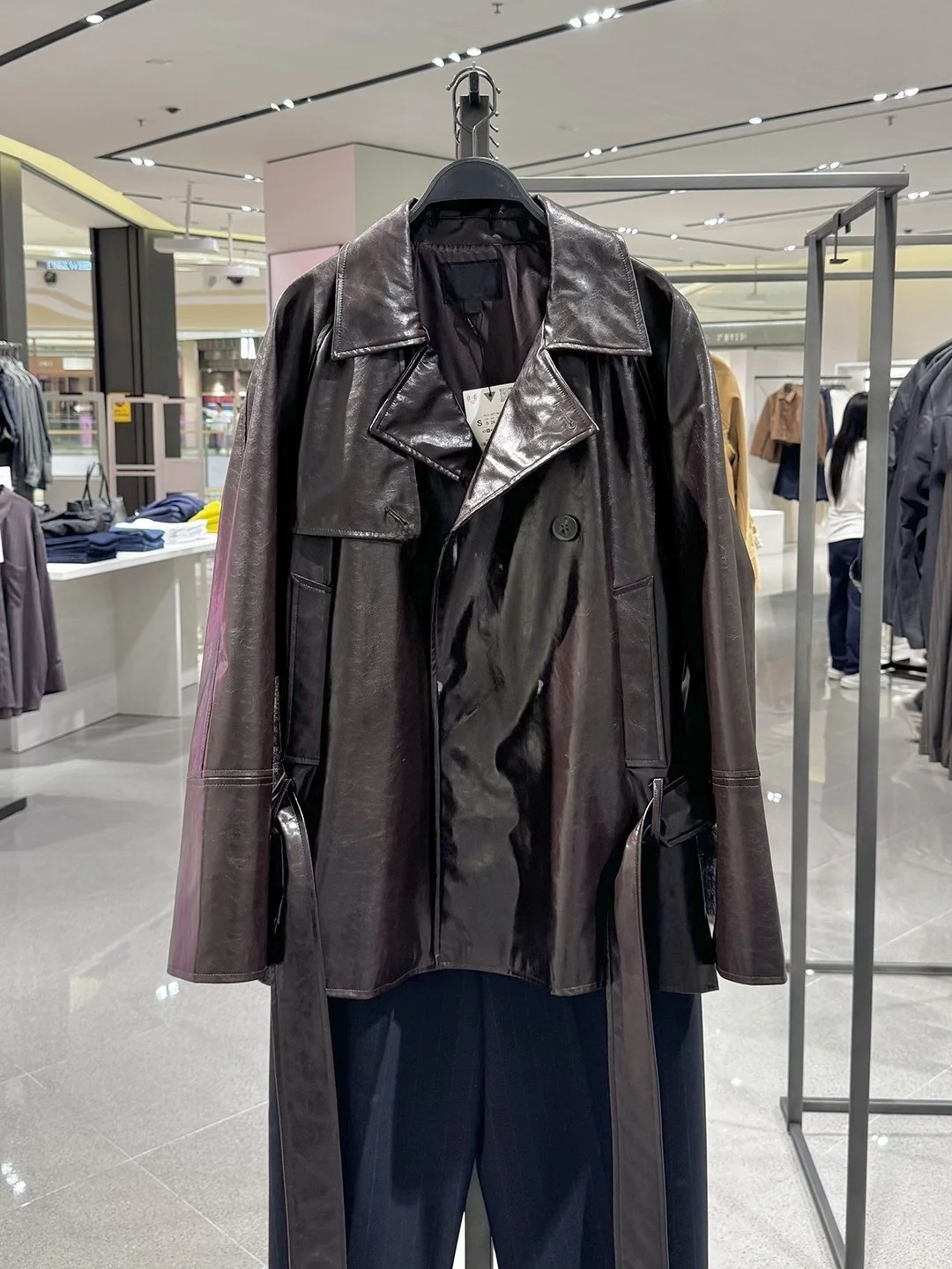 Fall New Women's Loose Faux Leather Coat with Belt Short Sleeve Long Sleeve Turn-down Collar Jacket Commute Style Zipper Closure
Fall New Women's Loose Faux Leather Coat with Belt Short Sleeve Long Sleeve Turn-down Collar Jacket Commute Style Zipper Closure