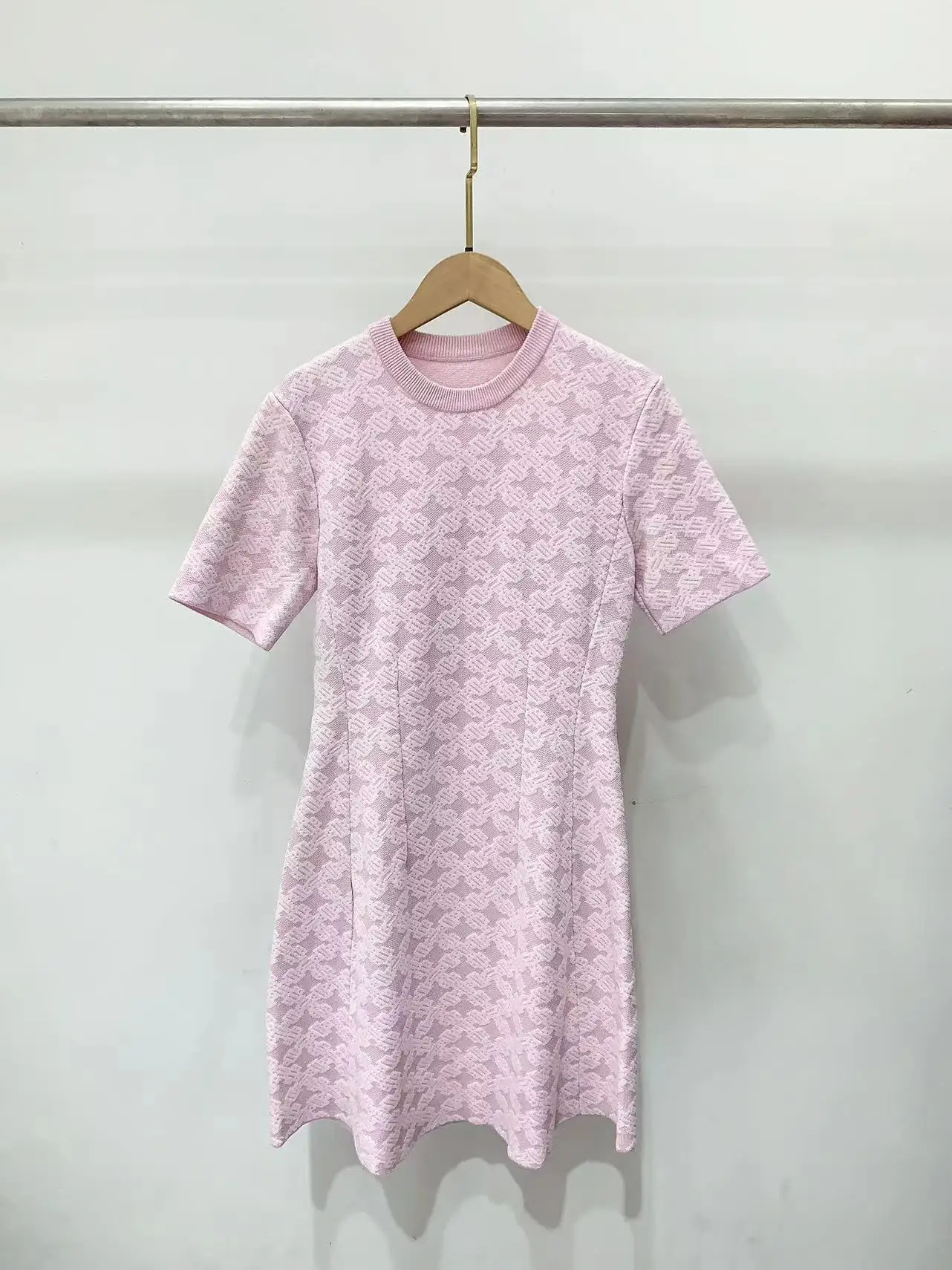 Women Sweet Mini Dress 2024 Summer New Contrast Jacquard O-neck Short Sleeve Short Robe
Women Sweet Mini Dress 2024 Summer New Contrast Jacquard O-neck Short Sleeve Short Robe