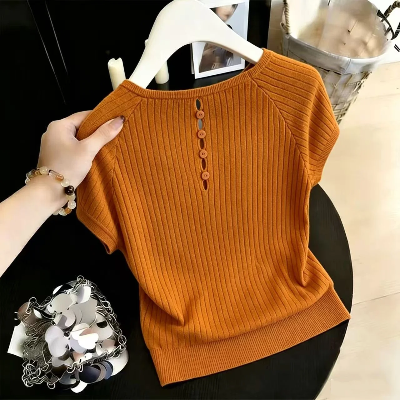 Delicate Knitted Short Sleeve Square Collar Back Hollow Button Women's Summer Fashionable Top Comfortable Medium Softness Cas...
Delicate Knitted Short Sleeve Square Collar Back Hollow Button Women's Summer Fashionable Top Comfortable Medium Softness Cas...