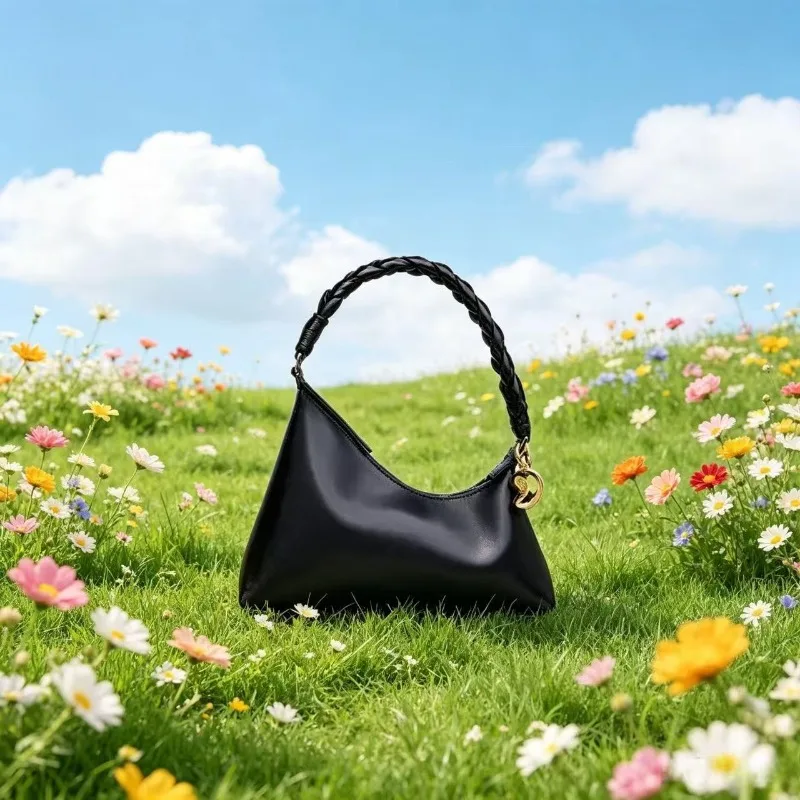2026 New Fashionable, Simple, and Convenient Commuting Handbag – Underarm Bag, Premium Handheld/Shoulder Bag for Women
2026 New Fashionable, Simple, and Convenient Commuting Handbag – Underarm Bag, Premium Handheld/Shoulder Bag for Women