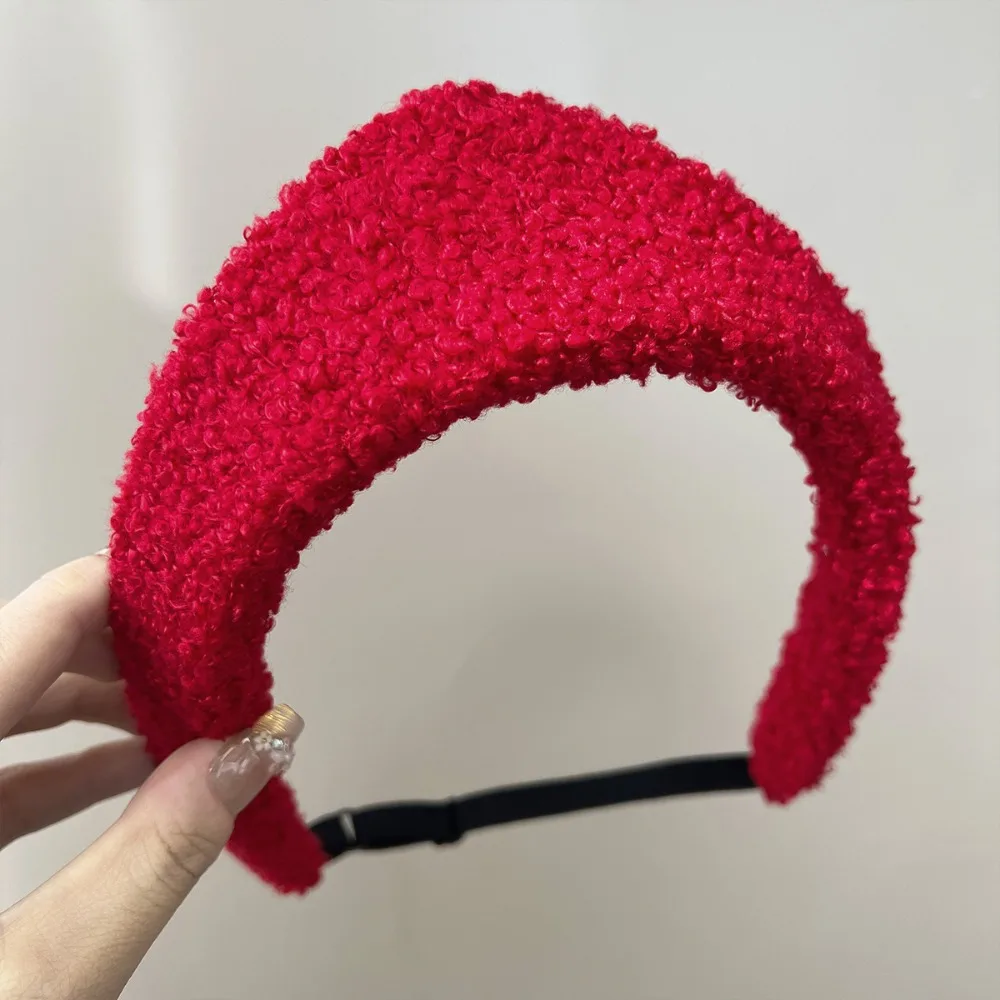 Бархатная женская повязка на голову в стиле ретро, противоскользящий обруч для волос с широким краем, европейская и американская шпилька, повязка на голову, женский головной убор
Бархатная женская повязка на голову в стиле ретро, противоскользящий обруч для волос с широким краем, европейская и американская шпилька, повязка на голову, женский головной убор