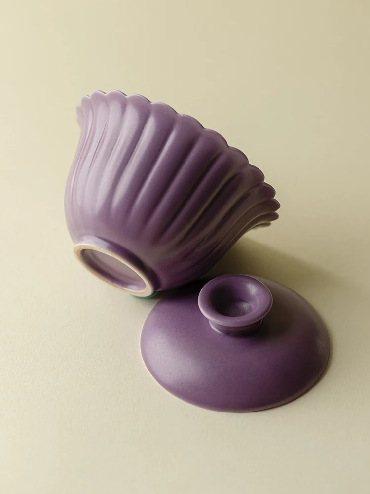 High Temperature Ceramic Ore Glaze Tureen Exquisite High-End Handmade Chrysanthemum Indicum Purple Petals Tea Brewing Bowl Set
High Temperature Ceramic Ore Glaze Tureen Exquisite High-End Handmade Chrysanthemum Indicum Purple Petals Tea Brewing Bowl Set