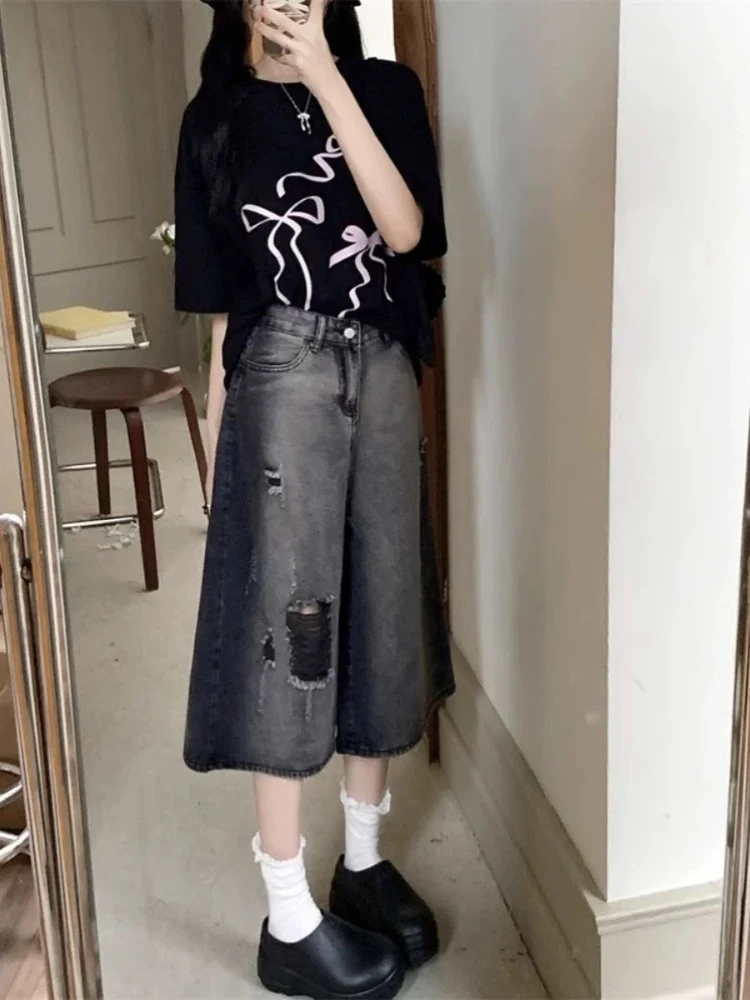 Female Vintage American Dark Gray Torn Denim Shorts High Waist Wide Leg Summer Capri Cropped Knee Length Boho Outfit
Female Vintage American Dark Gray Torn Denim Shorts High Waist Wide Leg Summer Capri Cropped Knee Length Boho Outfit