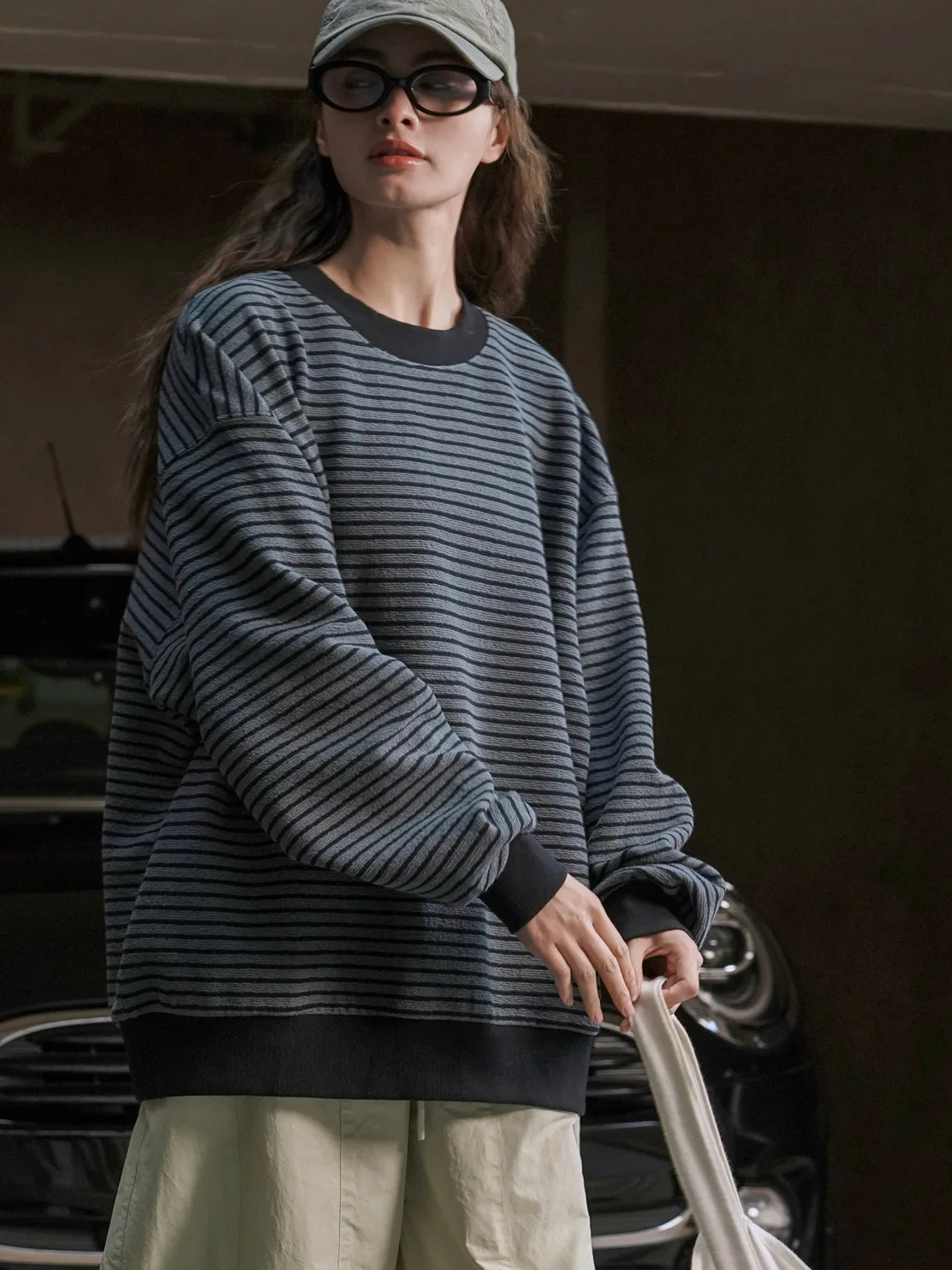 Spring and autumn women's casual striped round neck long sleeved loose fitting sportswear
Spring and autumn women's casual striped round neck long sleeved loose fitting sportswear
