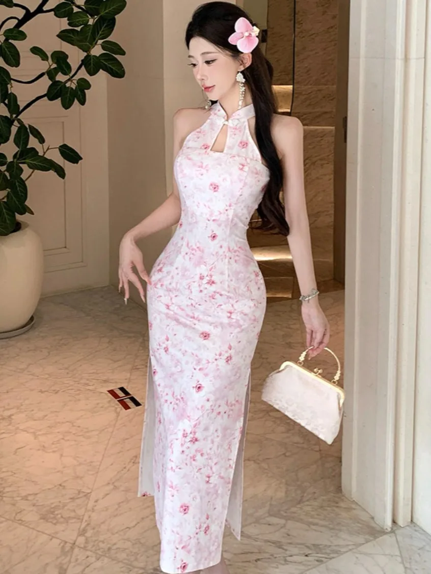 New Chinese Style Sleeveless Neck Hanging Qipao Dress Women Summer Sexy Personality Waist in Slimming Long Split Skirt
New Chinese Style Sleeveless Neck Hanging Qipao Dress Women Summer Sexy Personality Waist in Slimming Long Split Skirt