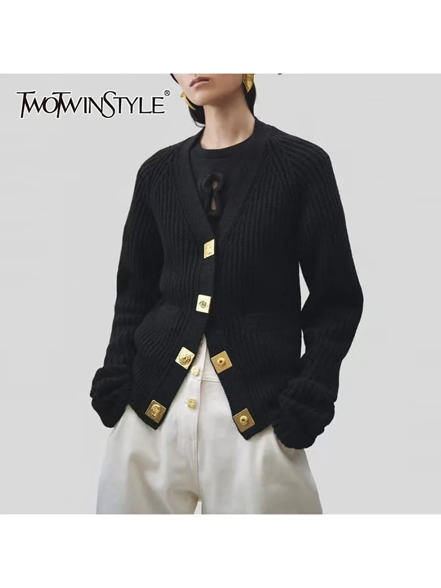 TWOTWINSTYLE однотонный однобортный повседневный кардиган для женщин с v-образным вырезом и длинными рукавами в стиле пэчворк, базовый кардиган с карманами, женский
TWOTWINSTYLE однотонный однобортный повседневный кардиган для женщин с v-образным вырезом и длинными рукавами в стиле пэчворк, базовый кардиган с карманами, женский