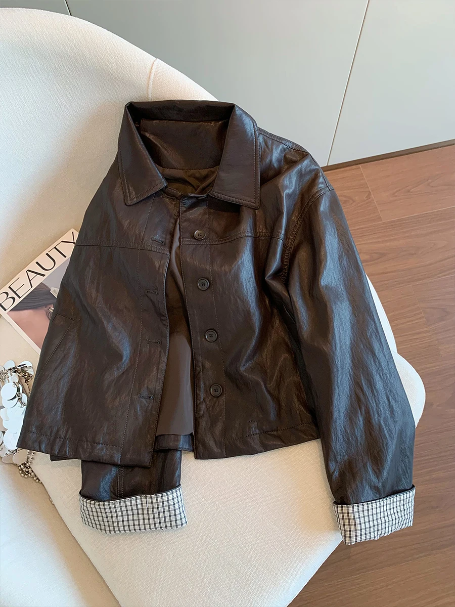 Retro American Cool Leather Jaet Unique Patchwork Collar Workwear for Men And Women Spring Autumn Plaid Top Warm Outerwear
Retro American Cool Leather Jaet Unique Patchwork Collar Workwear for Men And Women Spring Autumn Plaid Top Warm Outerwear