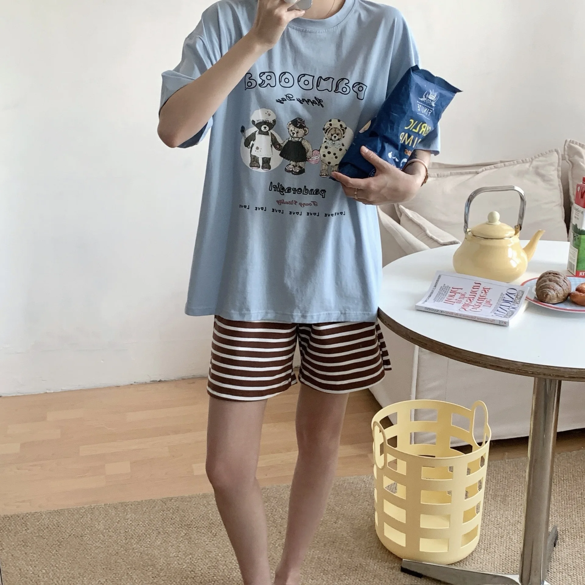 Summer New Pure Cotton Three Color Printed Round Neck Short Sleeved Pants Set, Pajamas, Loose Fitting Home Clothing Nightshirt
Summer New Pure Cotton Three Color Printed Round Neck Short Sleeved Pants Set, Pajamas, Loose Fitting Home Clothing Nightshirt